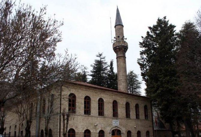 bolu-gazi-suleyman-pasa-camii-2.jpg